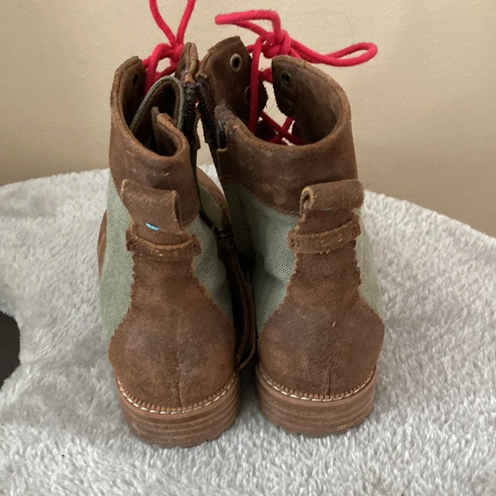 Toms ankle boots size 5.5